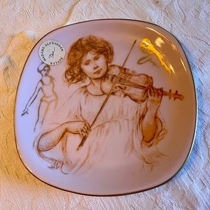 Madame Alexander Beautifully Crafted Decorative Plate from Her Estate